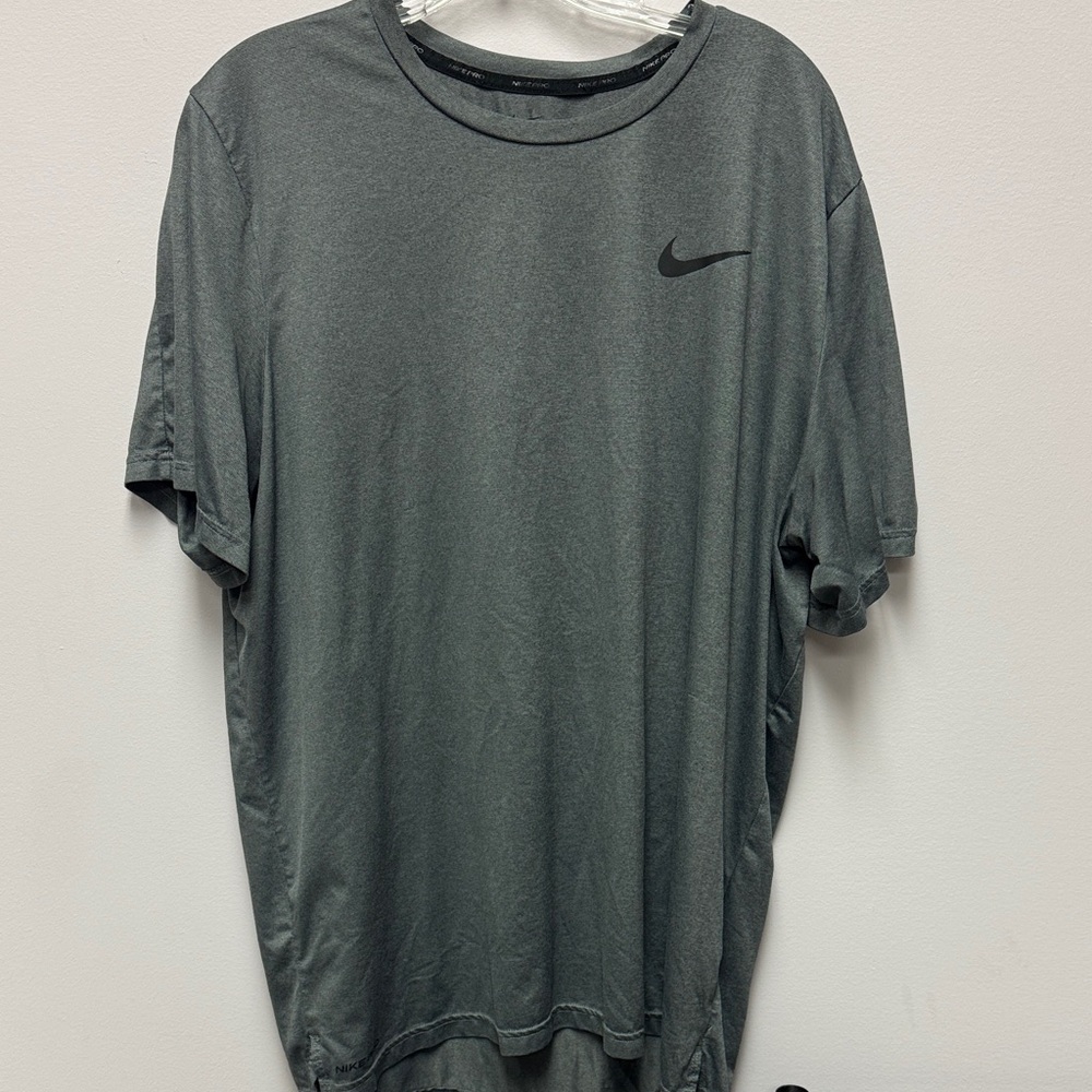 Nike Men's Charcoal Short Sleeve Tee